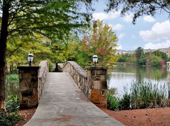 Lakeside jogging trail
